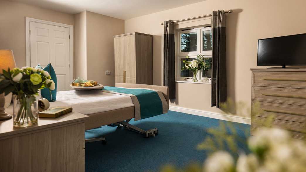 Huntercombe Hall Care Home Henley On Thames accommodation-carousel - 1