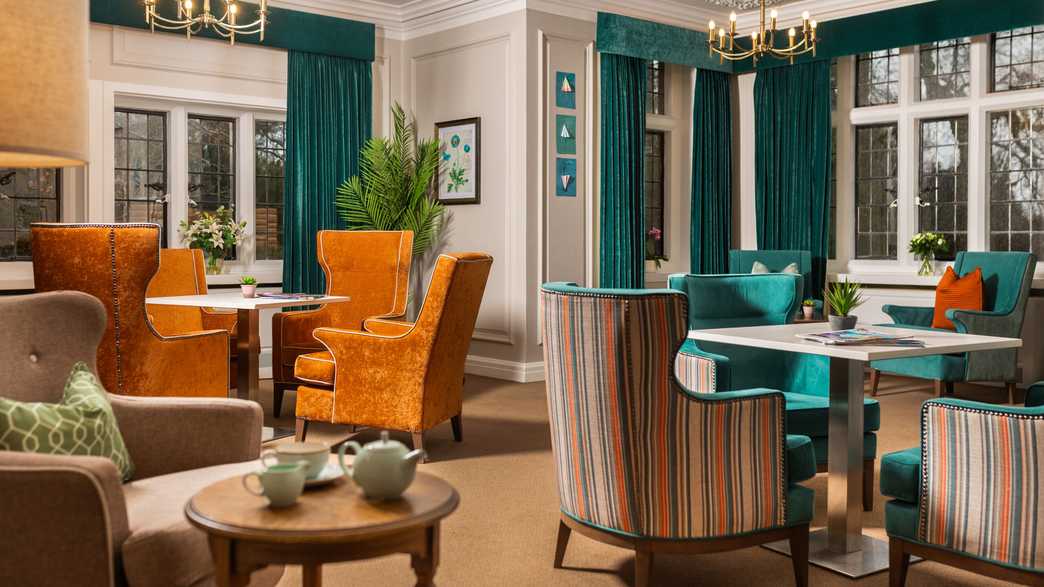 Huntercombe Hall Care Home Henley On Thames buildings-carousel - 6
