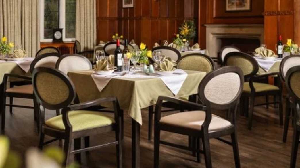 Huntercombe Hall Care Home Henley On Thames meals-carousel - 1