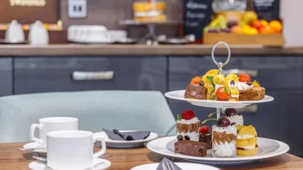 Hyacinth House Care Home Care Home Wimborne meals-carousel - 1