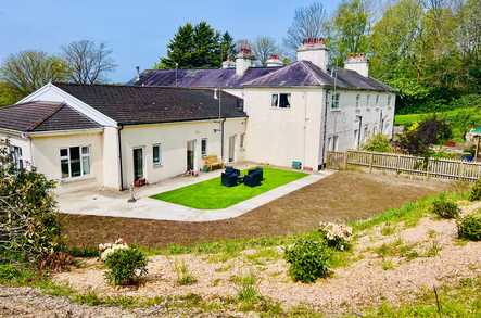 Llwyndyrys Residential Home Care Home Cardigan  - 2