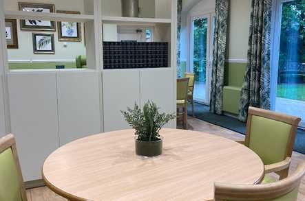 Arden Court Care Home Manchester  - 4