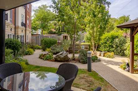 TLC Cuffley Manor Care Home Care Home Potters Bar  - 3