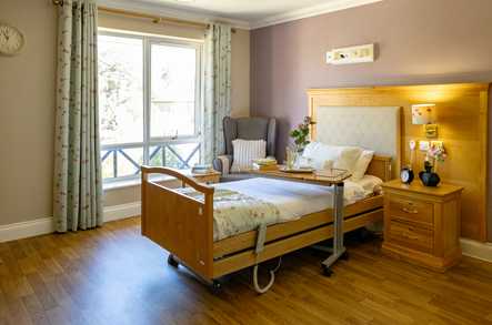 TLC Camberley Manor Care Home Care Home Camberley  - 4