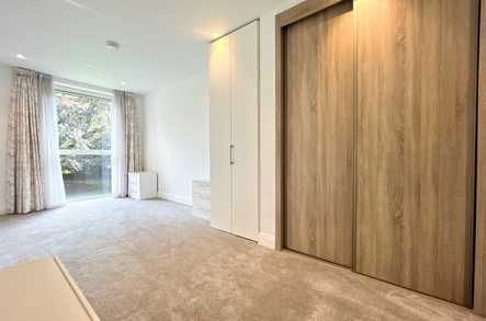 Apartment 21 image 3