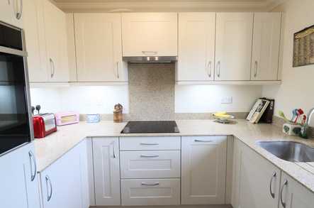 Apartment 23 image 3