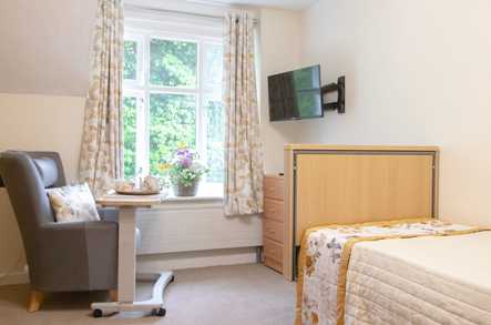 Moor House Residential Care Home Care Home Staines-upon-thames  - 5