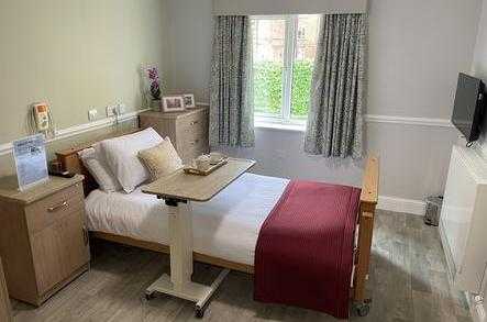 Luso Court Care Centre Care Home London  - 4