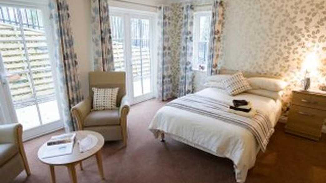 Iffley Residential and Nursing Home Care Home Oxford accommodation-carousel - 3