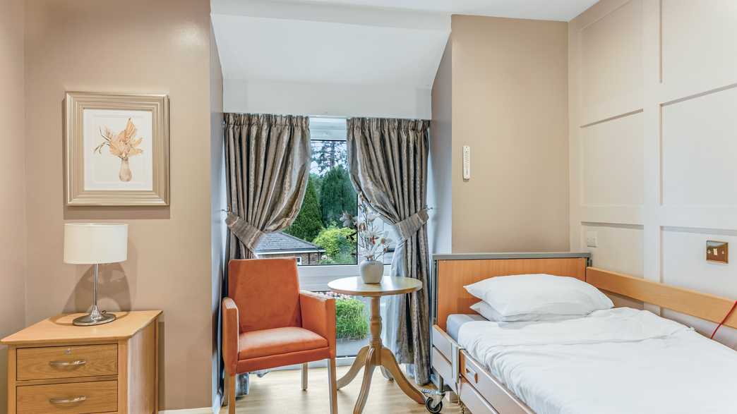 Ifield Park Care Home Care Home Crawley buildings-carousel - 3