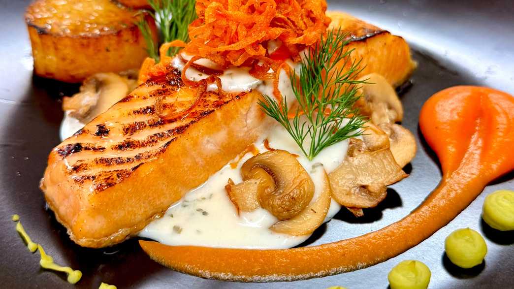 TLC Cooperscroft Care Home Care Home Potters Bar meals-carousel - 4