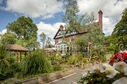 Inglewood Residential Care Home Care Home Stockport  - 5