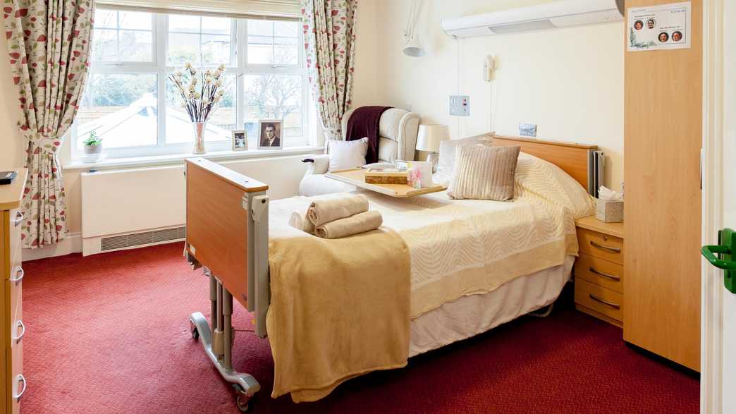 Inglewood Nursing Home Care Home Eastbourne accommodation-carousel - 3