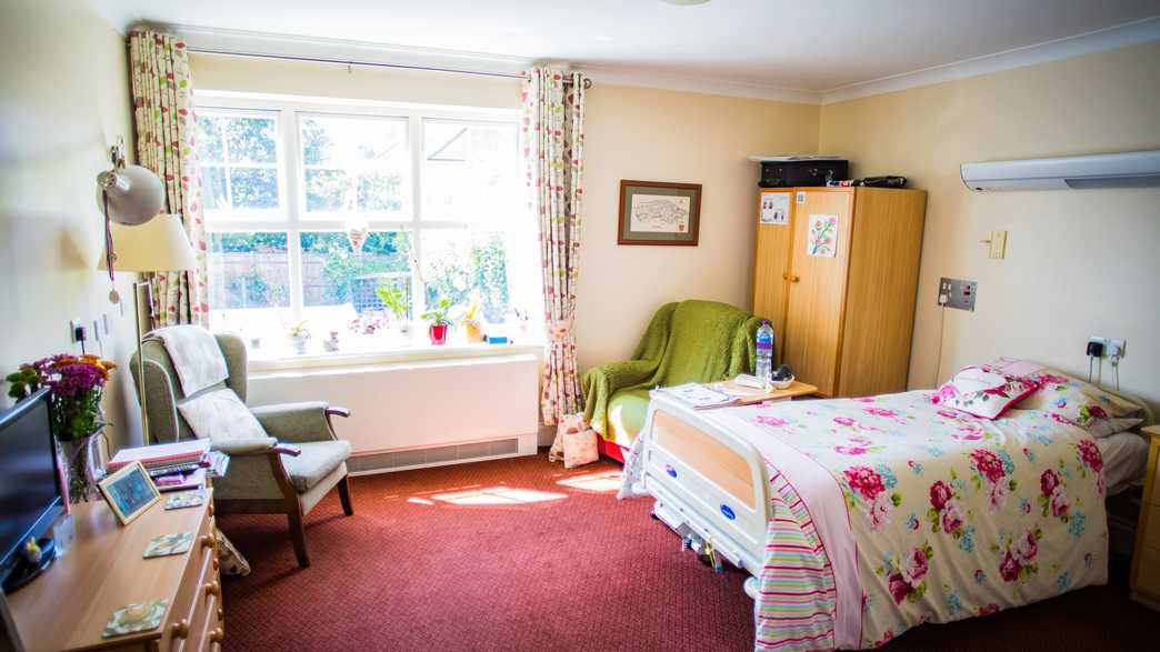 Inglewood Nursing Home Care Home Eastbourne accommodation-carousel - 5