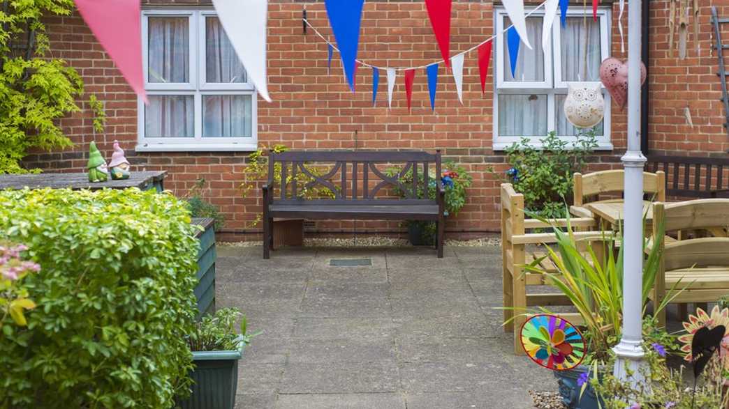 Jubilee House Care Home Godalming activities-carousel - 3