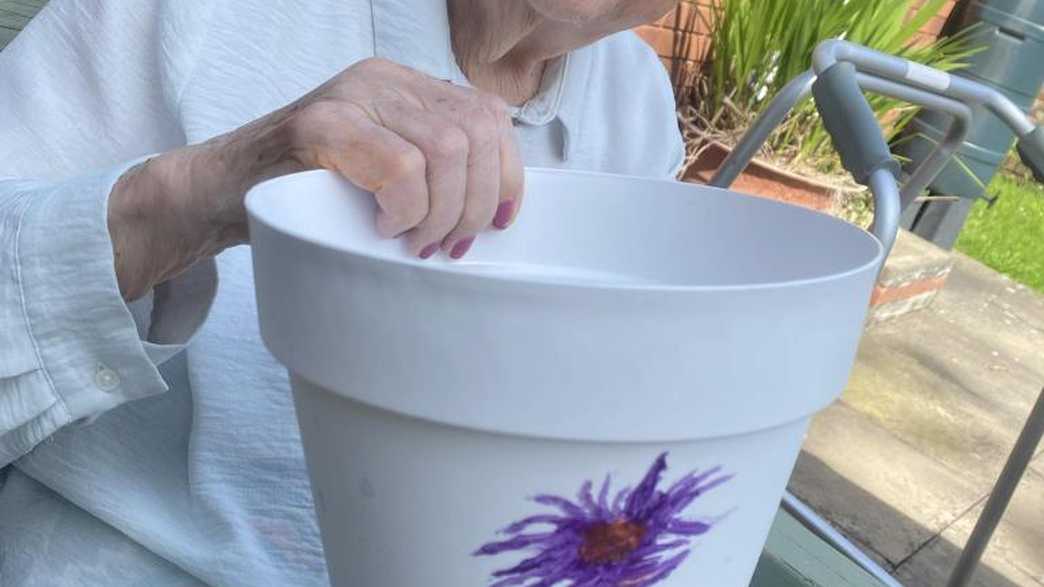 Kilburn Care Centre Care Home Belper activities-carousel - 7