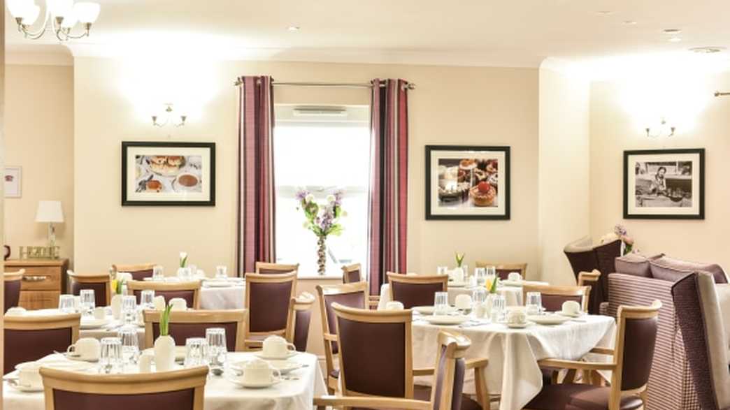 Kingfisher Court care home Care Home Sutton In Ashfield meals-carousel - 1