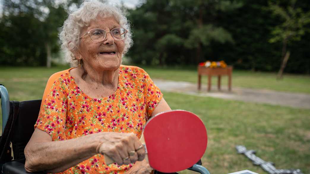 Bagshot Park Care Centre Care Home Bagshot activities-carousel - 1