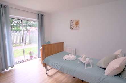 Knowles Court Care Home Care Home Bradford  - 5
