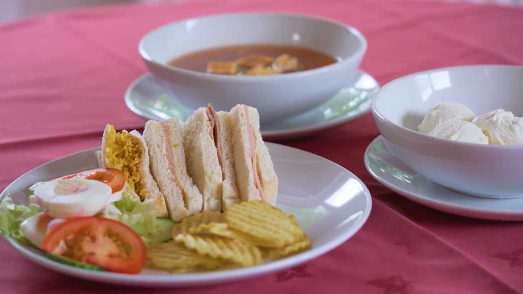 Knowles Court Care Home Care Home Bradford meals-carousel - 3