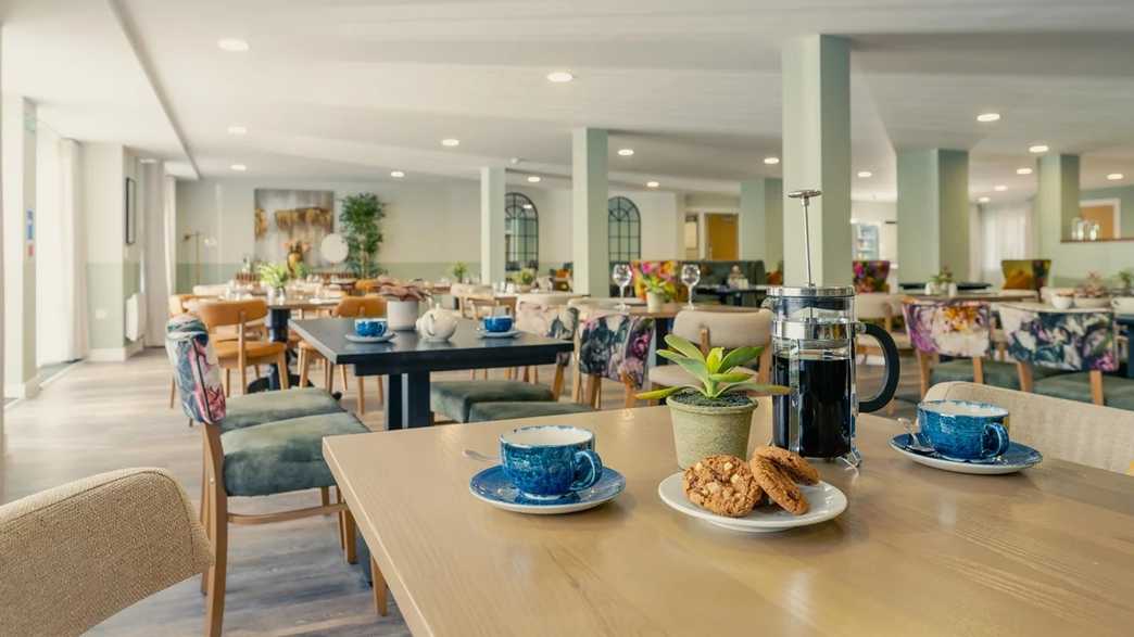 Knox Court Retirement Living Rugby lifestyle-carousel - 1