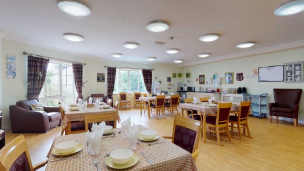 Lancaster Court Care Home Watford meals-carousel - 3