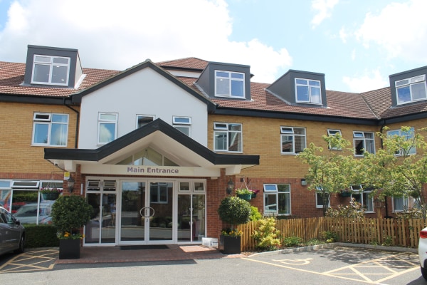 Larchfield House | Care Home | Maidenhead, SL6 2SJ