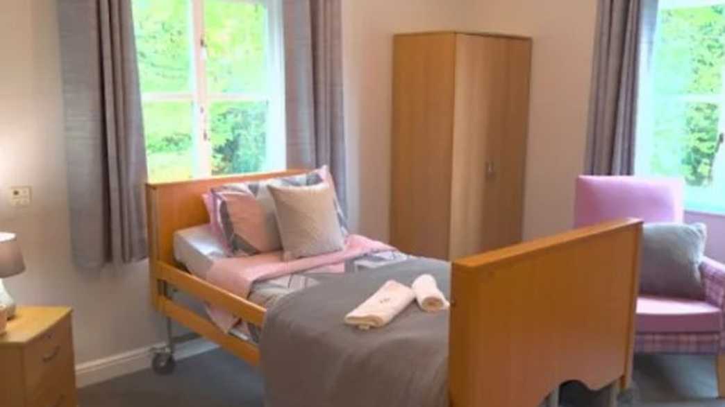 Laurel Bank Care Home Care Home Bradford accommodation-carousel - 1