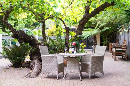 Leah Lodge Care Home Care Home London  - 5