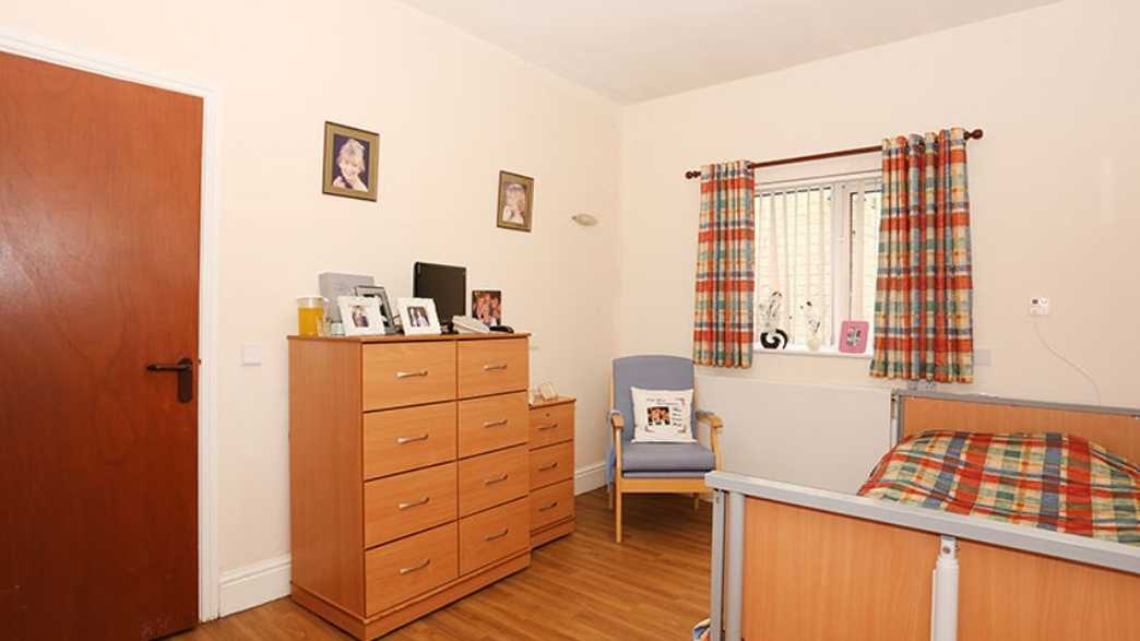 Lister House Nursing Home Care Home Bradford accommodation-carousel - 1