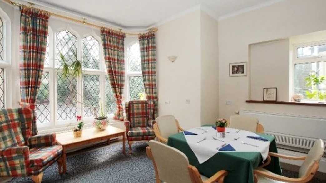 Lister House Nursing Home Care Home Bradford meals-carousel - 1