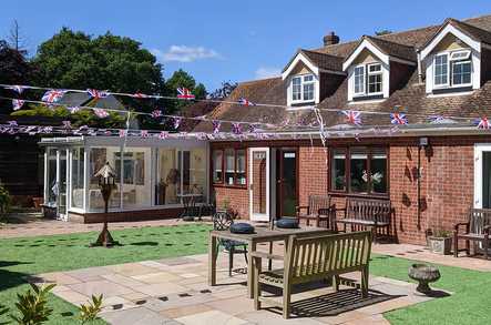 Little Oaks Residential Care Home Care Home Witham  - 1