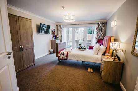 Long Stone Manor Care Home Wilsmlow  - 2