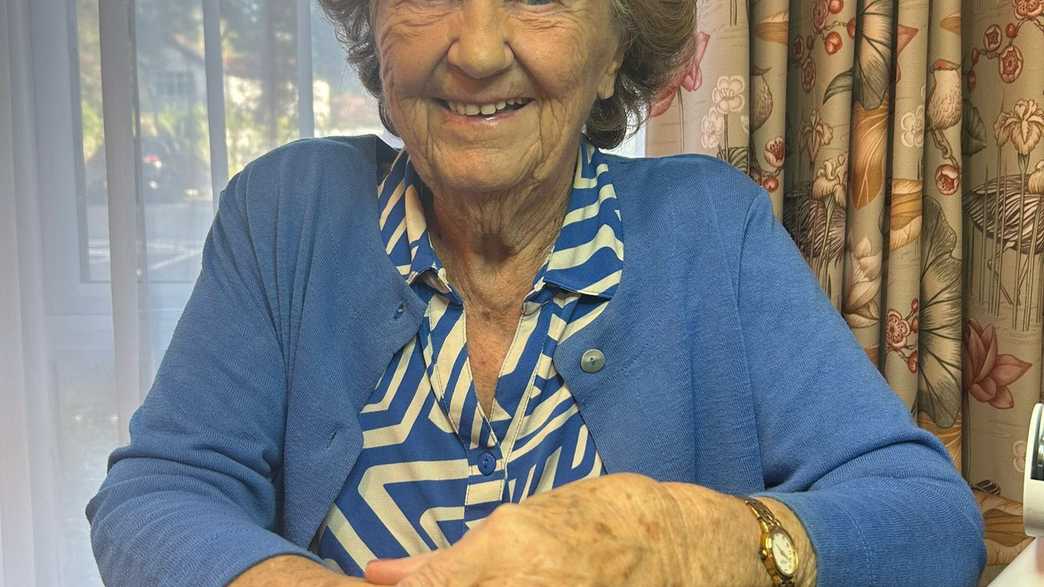 Long Stone Manor Care Home Wilsmlow activities-carousel - 8