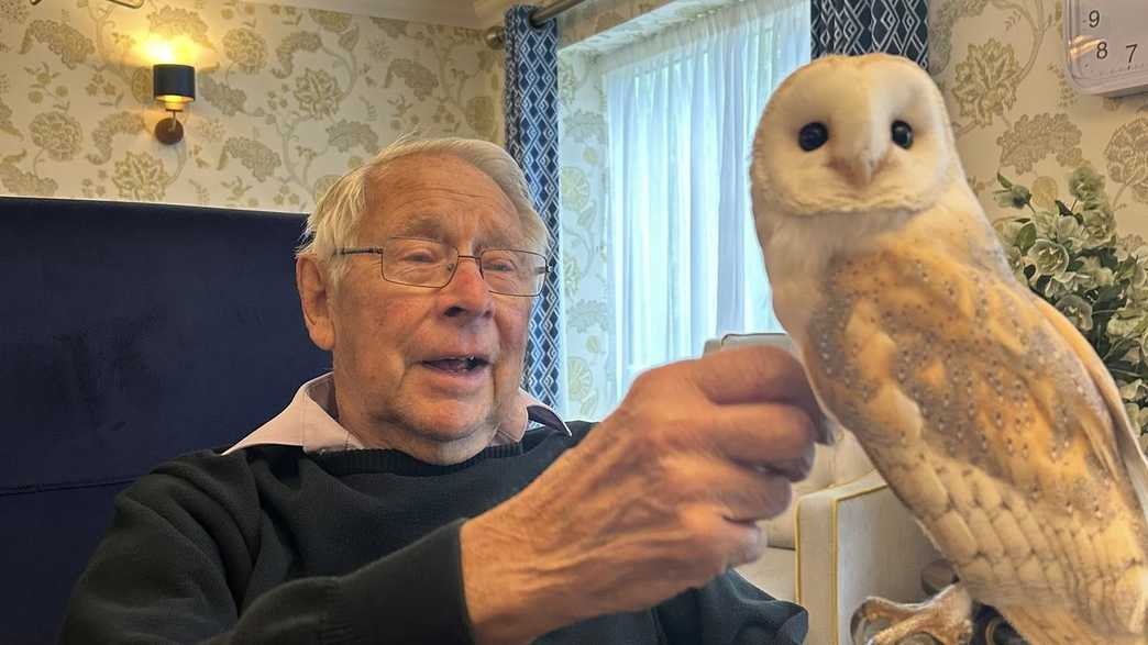 Long Stone Manor Care Home Wilsmlow activities-carousel - 12