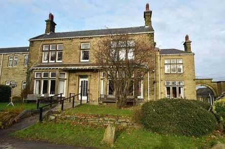 Longroyds and Pilling House Care Home Care Home Huddersfield  - 1