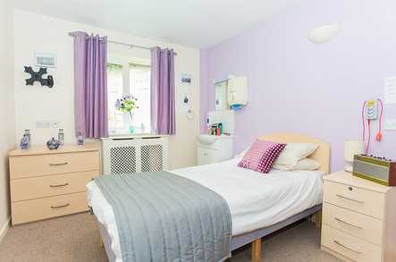 Longwood Grange Care Home Huddersfield  - 4