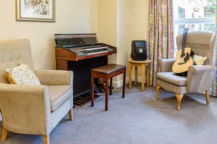 Avalon Park Nursing Home Care Home Oldham  - 3