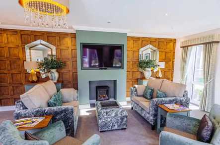 Weystone Manor Care Home Woking  - 5