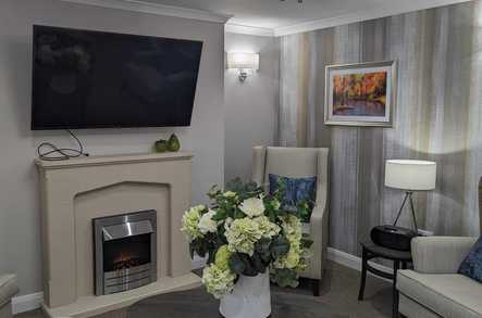 Furze Field Manor Care Home Sayers Common  - 5