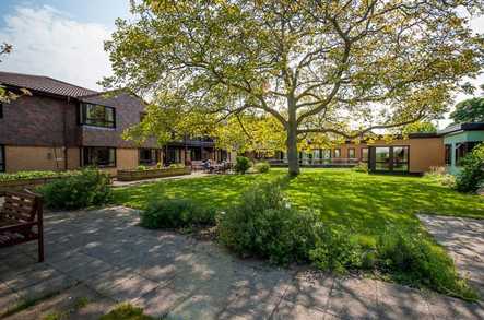 Trembaths Care Home Letchworth Garden City  - 5