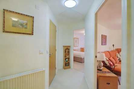 Malpas Court 2 Bed Apartment image 3