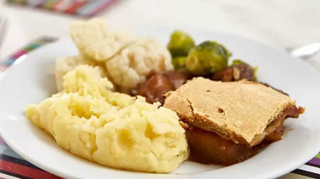 Meadowfields Care Home Care Home Stafford meals-carousel - 2