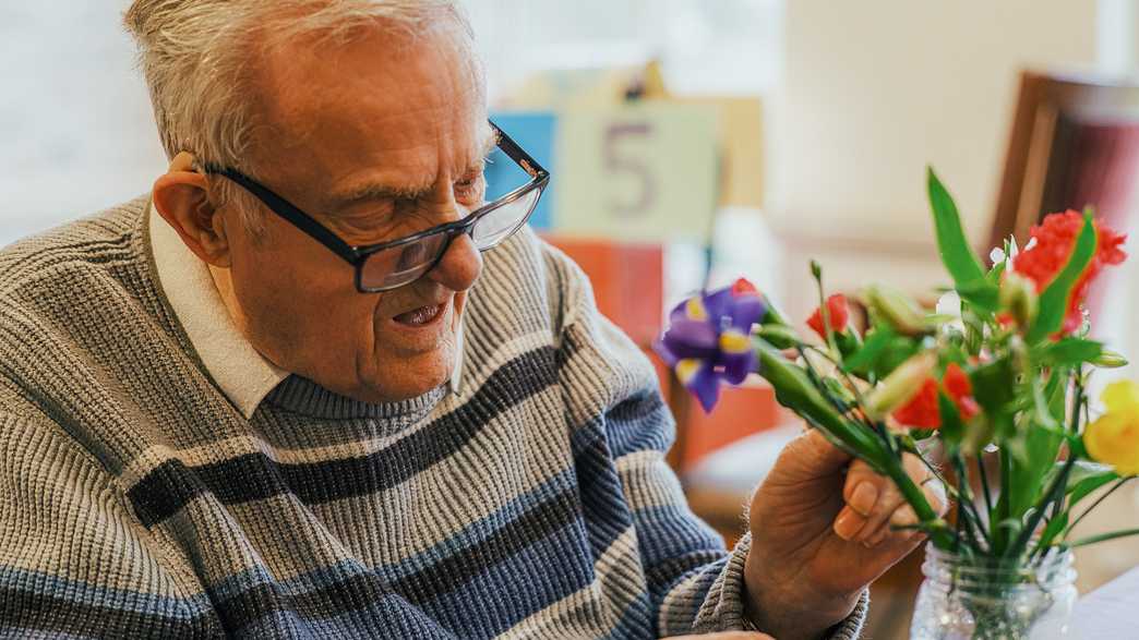 Metchley Manor Care Home Birmingham activities-carousel - 13