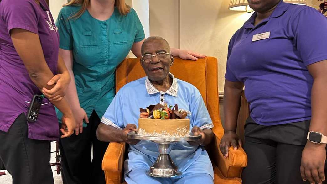 Metchley Manor Care Home Birmingham activities-carousel - 13