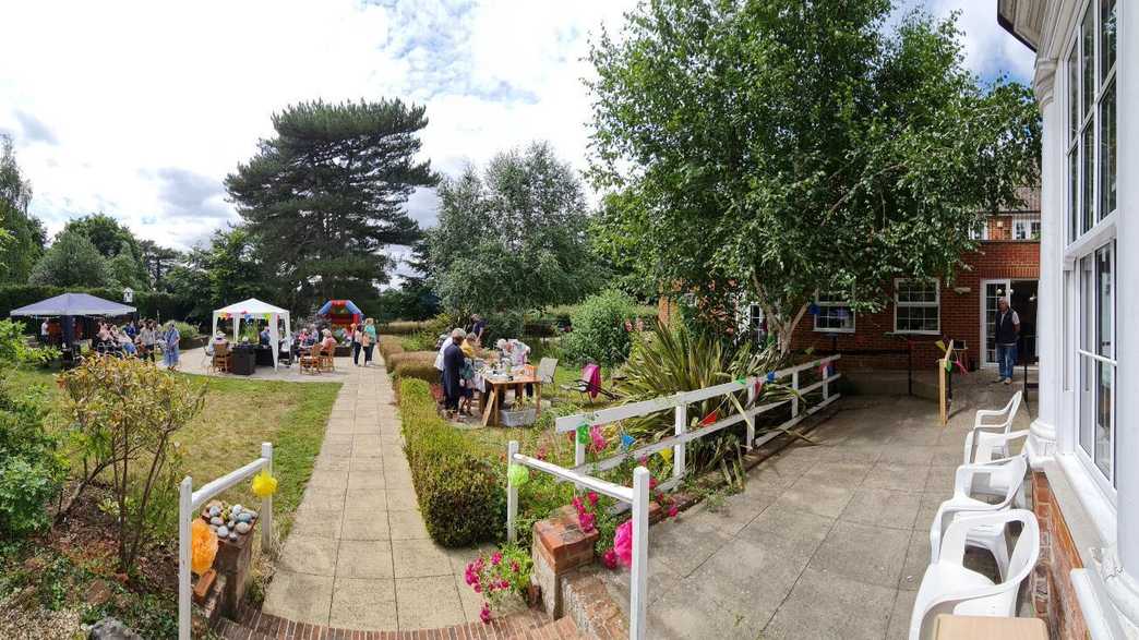 Broome End Care Home Mountfichet buildings-carousel - 3