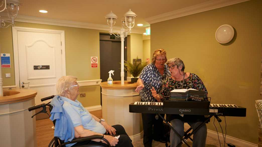 Middlefields House Care Home Chippenham buildings-carousel - 4