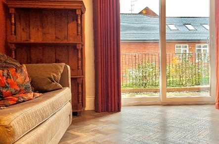 Turnstone Road image 1
