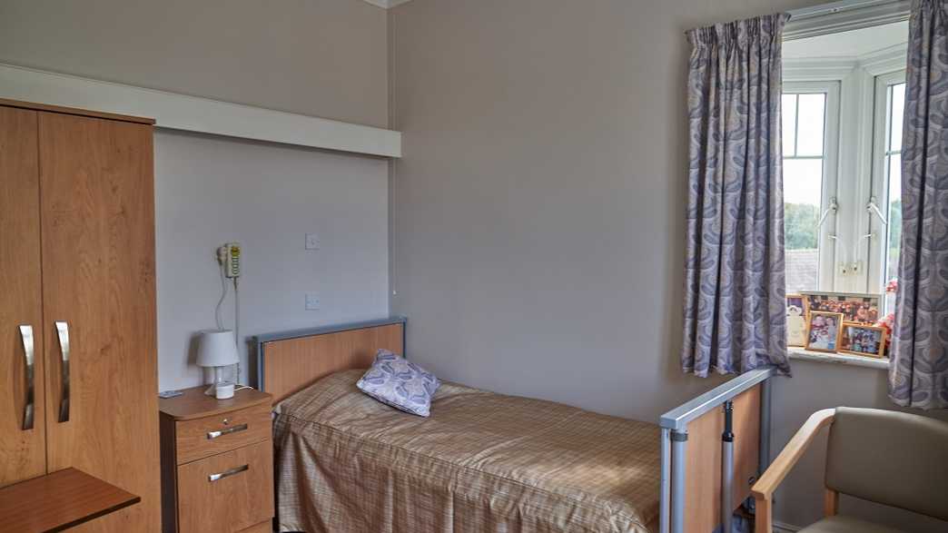 Milward House Care Home Care Home Tunbridge Wells accommodation-carousel - 1