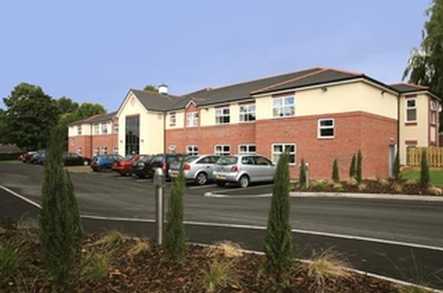 Newfield Lodge Care Home Castleford  - 3